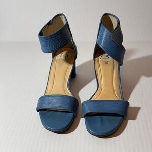 Nurture by Lamaze Elegant Blue Heels